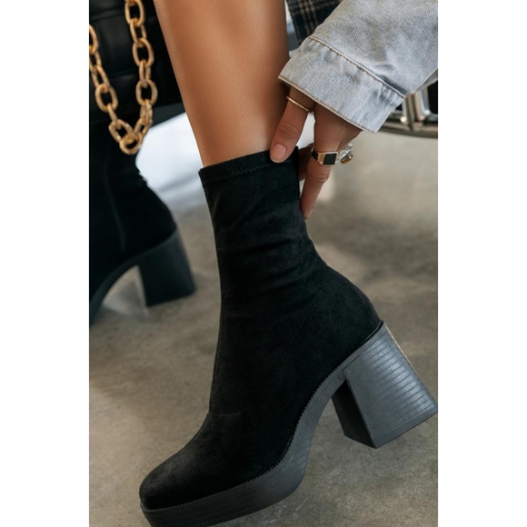 πππ¨π© πππ― 10 π€SHE'S FLIRTYPLATFORM BOOT - BLACK - Picture 5 of 8